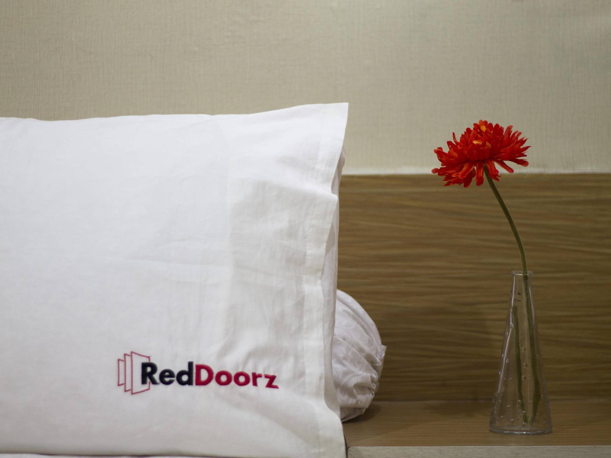Reddoorz Plus @ Setiabudi Tengah Jakarta Exterior foto