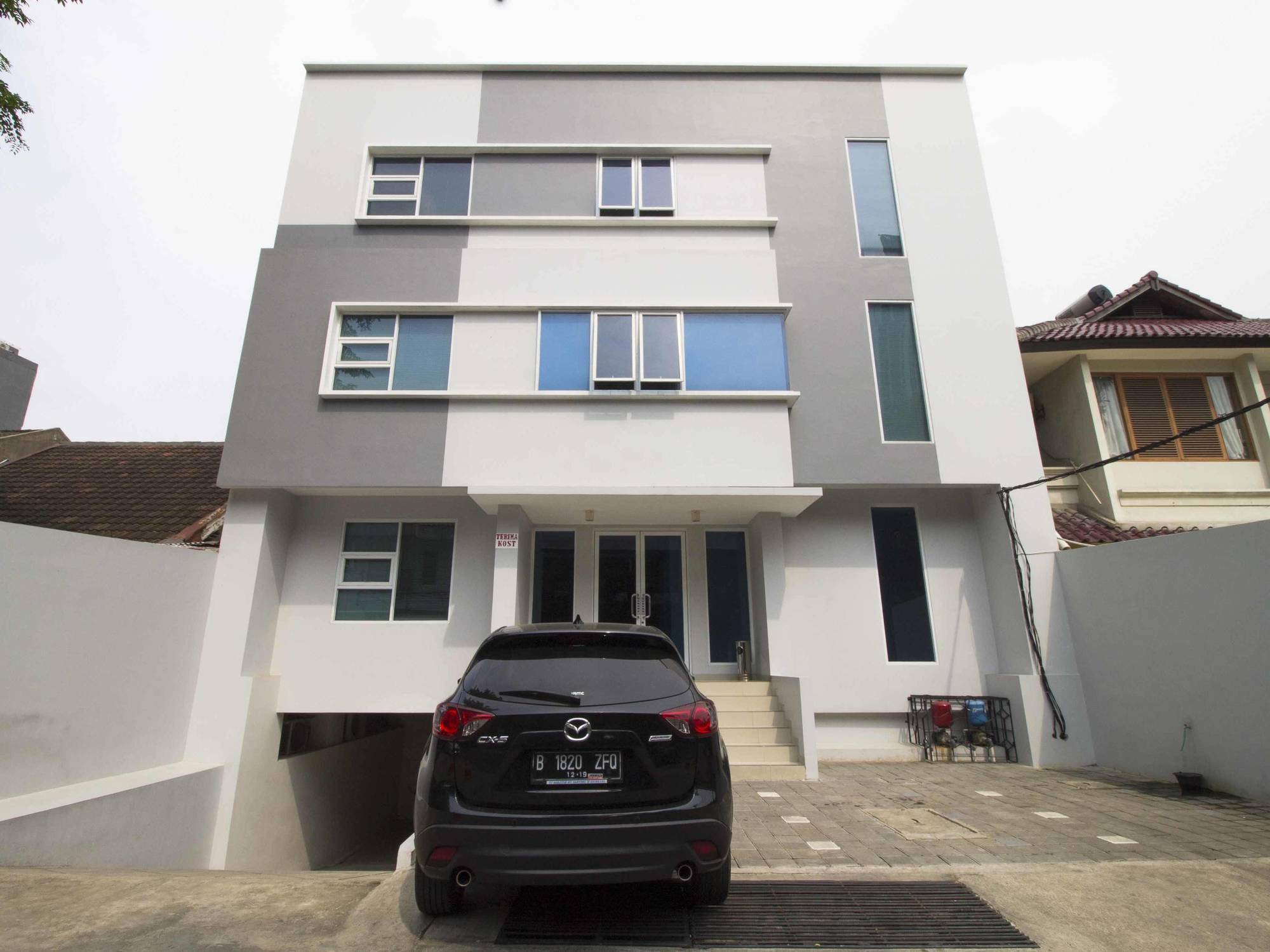 Reddoorz Plus @ Setiabudi Tengah Jakarta Exterior foto